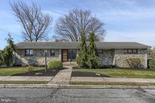 129 S CENTER ST, Cleona, PA 17042