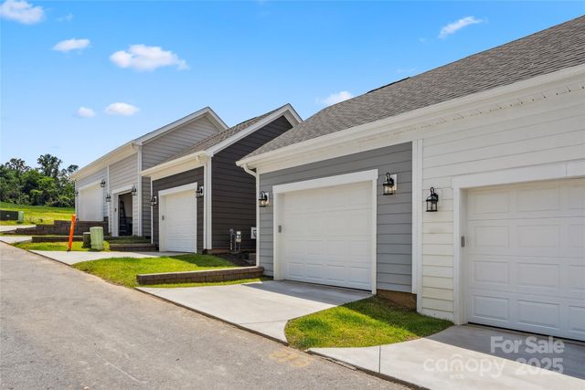 135 Cherry Springs Lane 12-D, Asheville, NC 28804