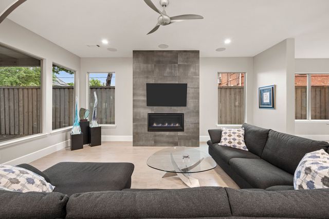 6811 Del Norte Lane, Dallas, TX 75225