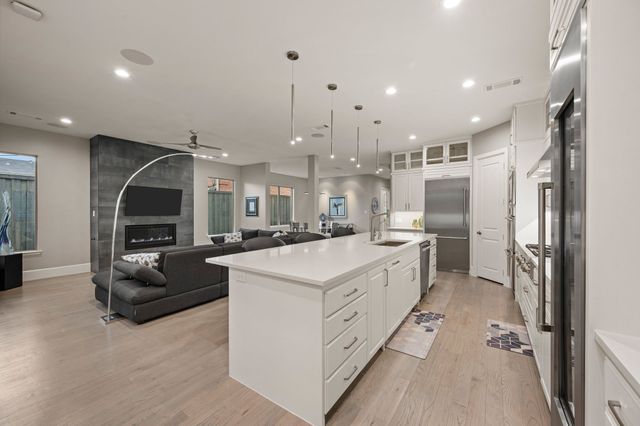 6811 Del Norte Lane, Dallas, TX 75225