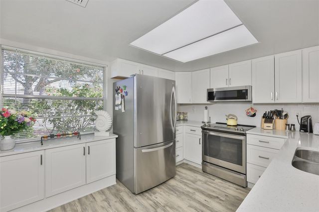 2009 HALMROCK PLACE 176, Sun City Center, FL 33573