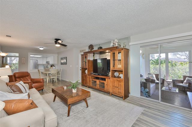 2009 HALMROCK PLACE 176, Sun City Center, FL 33573