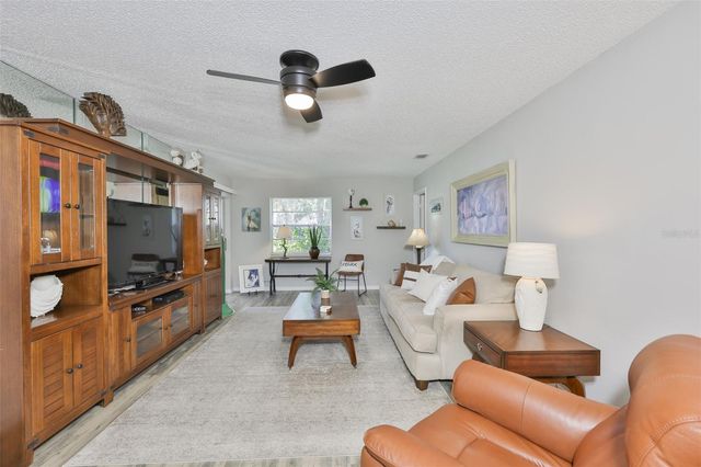 2009 HALMROCK PLACE 176, Sun City Center, FL 33573