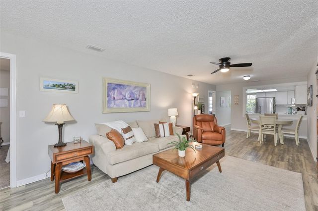 2009 HALMROCK PLACE 176, Sun City Center, FL 33573