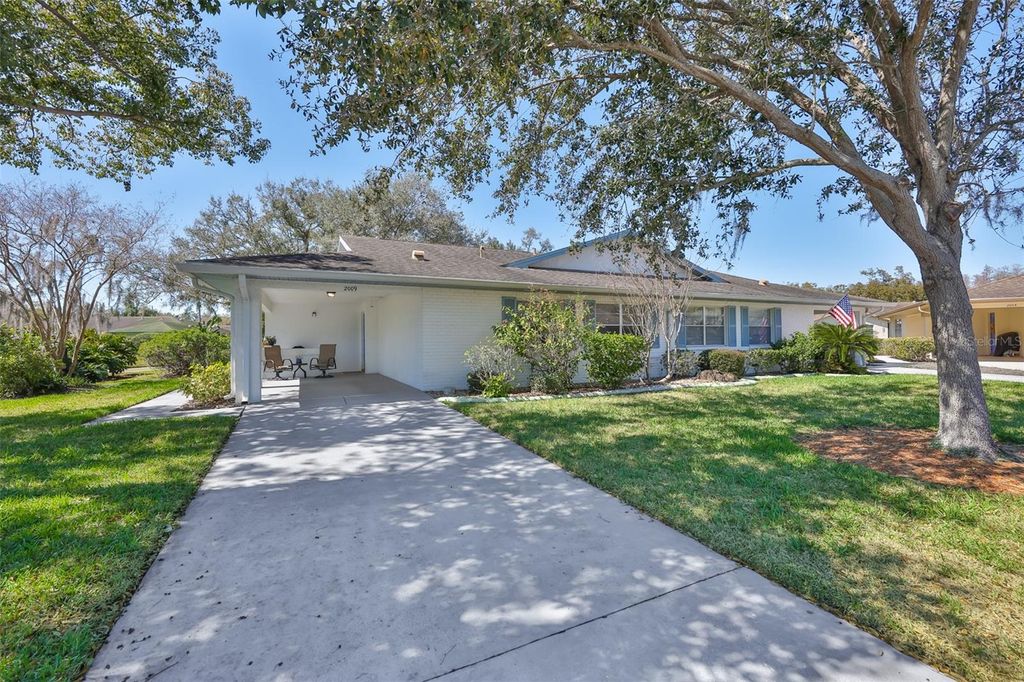 Image 2 of property listing at 2009 HALMROCK PLACE 176, Sun City Center, FL 33573