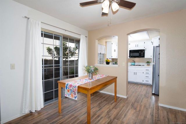 1050 La Tortuga Dr 15, Vista, CA 92081