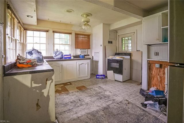 26 Fiske ST, Portsmouth, VA 23702