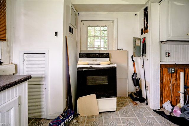 26 Fiske ST, Portsmouth, VA 23702