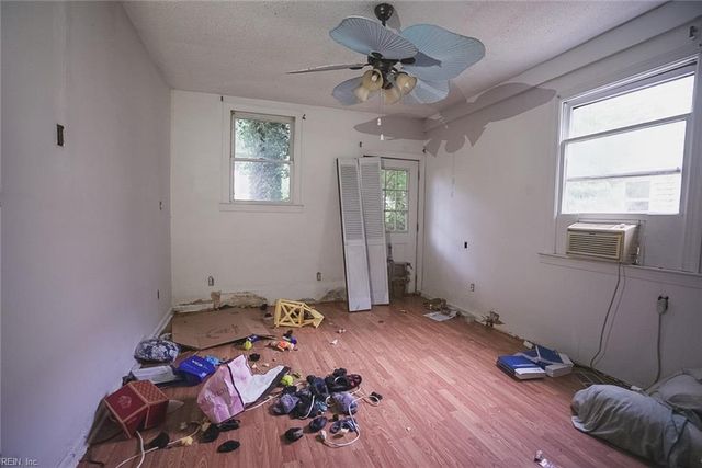 26 Fiske ST, Portsmouth, VA 23702