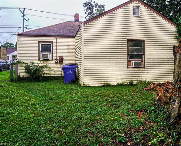 26 Fiske ST, Portsmouth, VA 23702