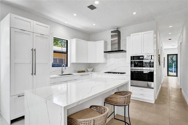 1211 SE 1st Street, Fort Lauderdale, FL 33301