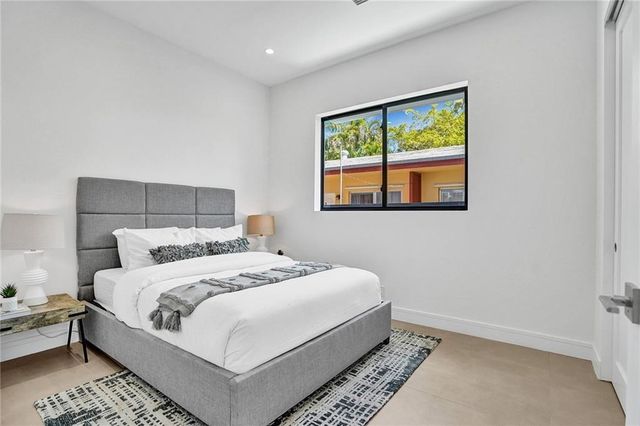 1211 SE 1st Street, Fort Lauderdale, FL 33301