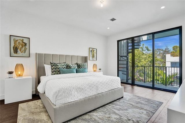 1211 SE 1st Street, Fort Lauderdale, FL 33301