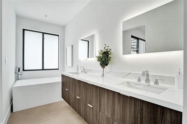 1211 SE 1st Street, Fort Lauderdale, FL 33301