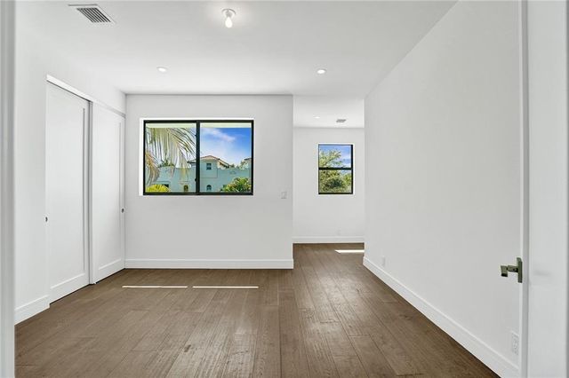 1211 SE 1st Street, Fort Lauderdale, FL 33301