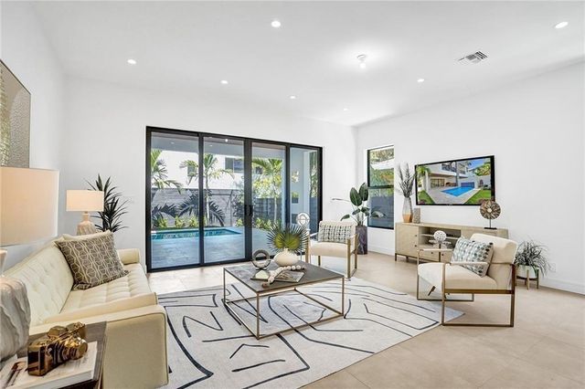 1211 SE 1st Street, Fort Lauderdale, FL 33301