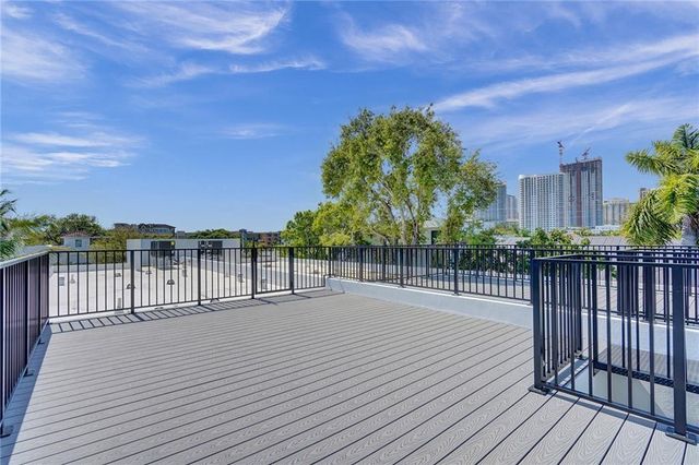 1211 SE 1st Street, Fort Lauderdale, FL 33301