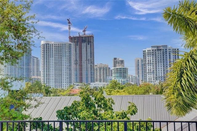 1211 SE 1st Street, Fort Lauderdale, FL 33301