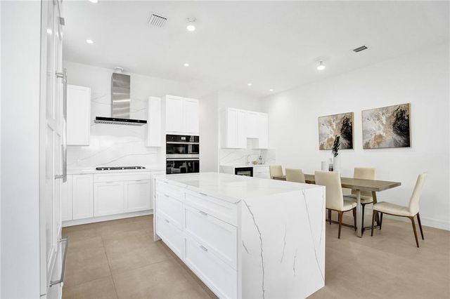 1211 SE 1st Street, Fort Lauderdale, FL 33301