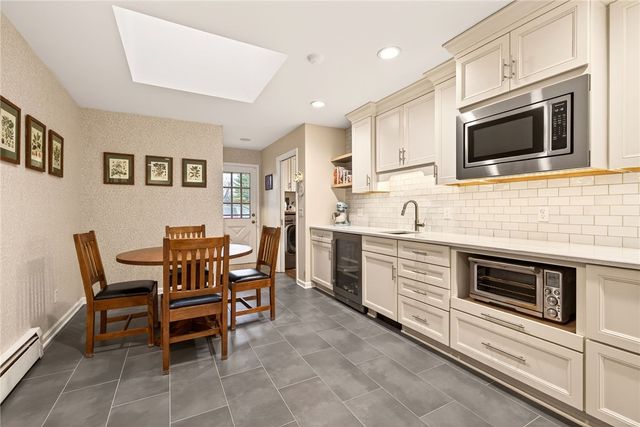 7 Framingham Lane, Pittsford, NY 14534