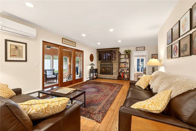 7 Framingham Lane, Pittsford, NY 14534