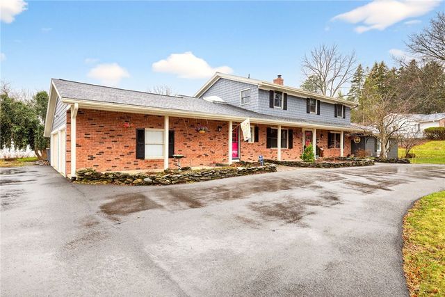 7 Framingham Lane, Pittsford, NY 14534