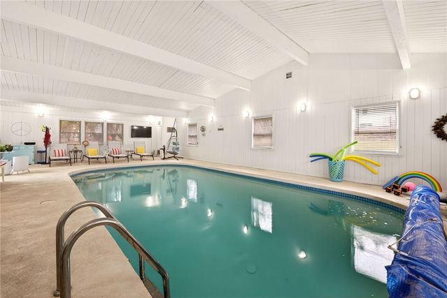 7 Framingham Lane, Pittsford, NY 14534