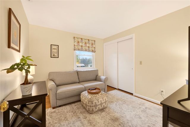 7 Framingham Lane, Pittsford, NY 14534