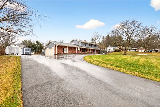 7 Framingham Lane, Pittsford, NY 14534