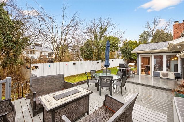 7 Framingham Lane, Pittsford, NY 14534