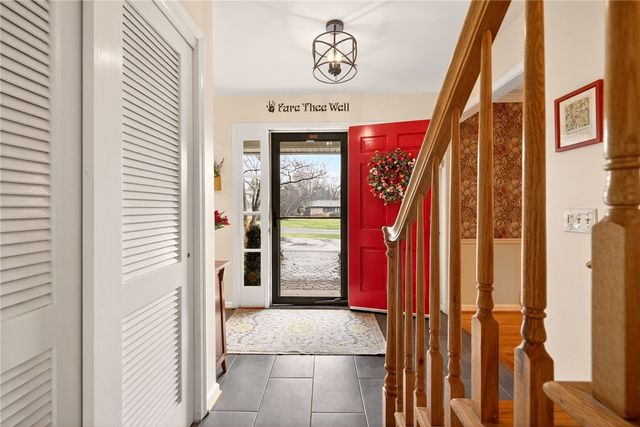 7 Framingham Lane, Pittsford, NY 14534