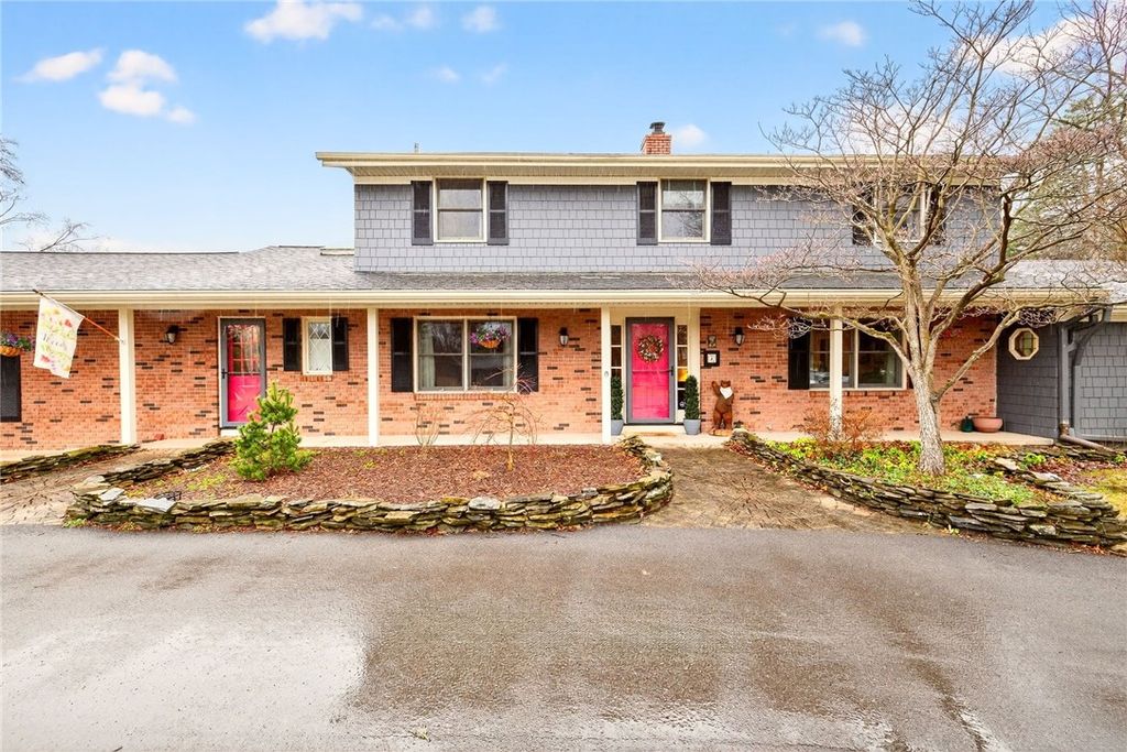 7 Framingham Lane, Pittsford, NY 14534