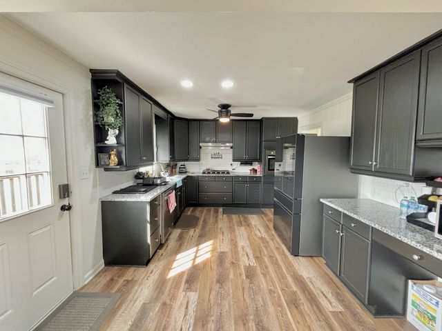 223 Cardinal Dr, Mcminnville, TN 37110