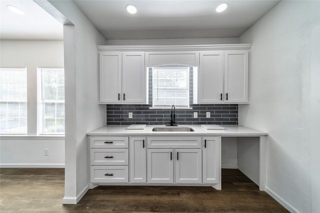 1014 Sycamore Avenue, Corsicana, TX 75110