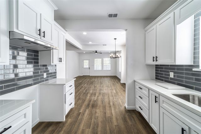 1014 Sycamore Avenue, Corsicana, TX 75110