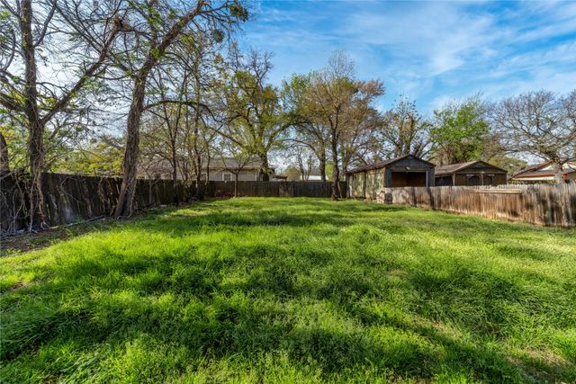 1014 Sycamore Avenue, Corsicana, TX 75110