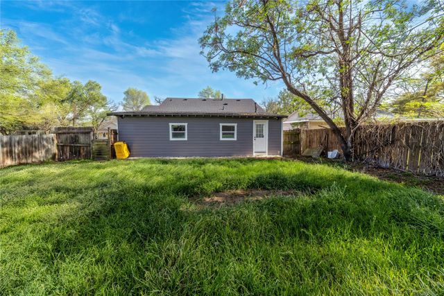 1014 Sycamore Avenue, Corsicana, TX 75110