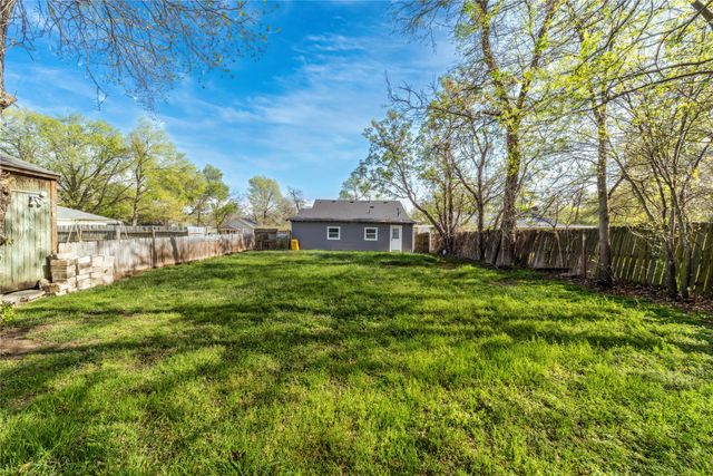 1014 Sycamore Avenue, Corsicana, TX 75110