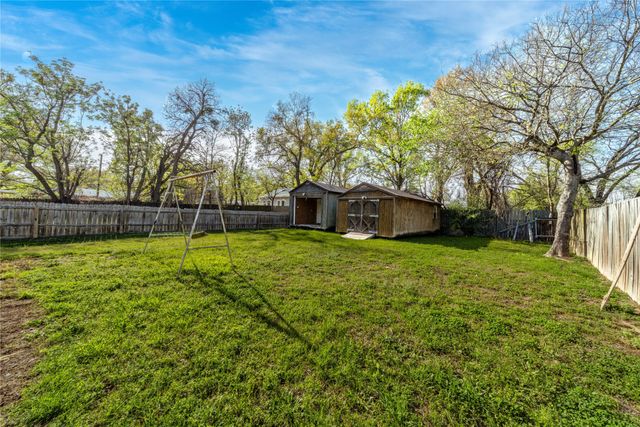 1014 Sycamore Avenue, Corsicana, TX 75110