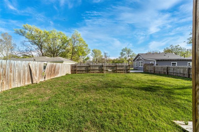 1014 Sycamore Avenue, Corsicana, TX 75110