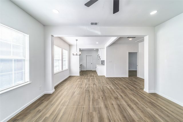 1014 Sycamore Avenue, Corsicana, TX 75110