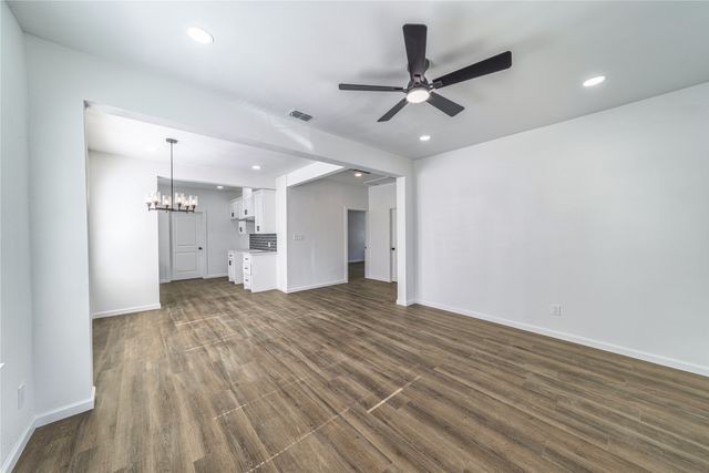 1014 Sycamore Avenue, Corsicana, TX 75110