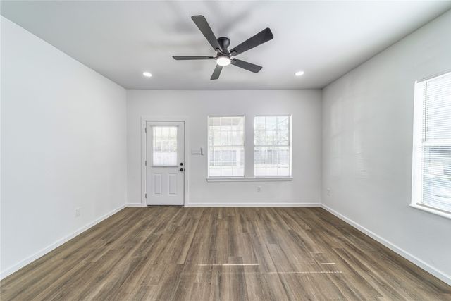 1014 Sycamore Avenue, Corsicana, TX 75110