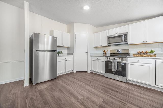 13907 NE 180TH STREET, Waldo, FL 32694