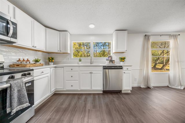 13907 NE 180TH STREET, Waldo, FL 32694