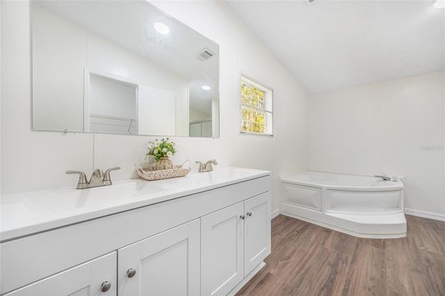 13907 NE 180TH STREET, Waldo, FL 32694