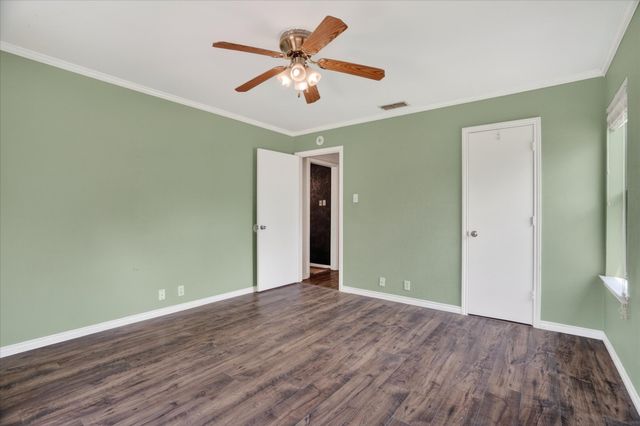 834 S Ridgeway Drive, Cleburne, TX 76033