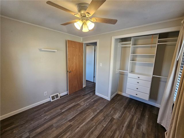 908 New Castle Rd, Franklin Twp, PA 16001