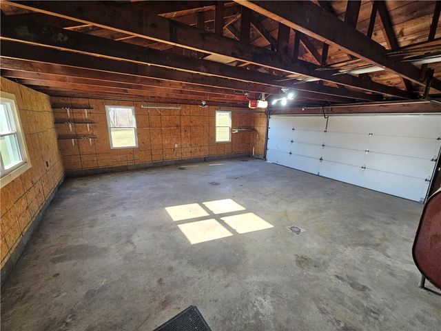 908 New Castle Rd, Franklin Twp, PA 16001