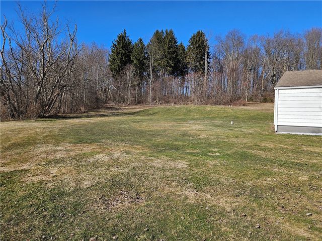 908 New Castle Rd, Franklin Twp, PA 16001